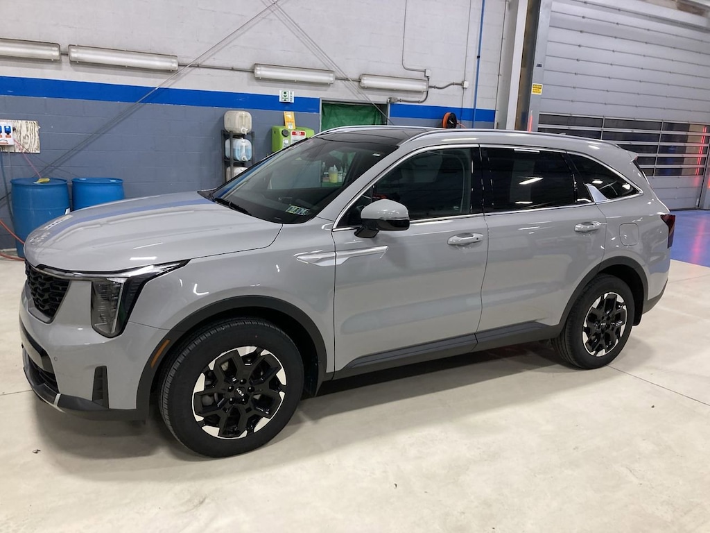 Used 2024 Kia Sorento S SUV