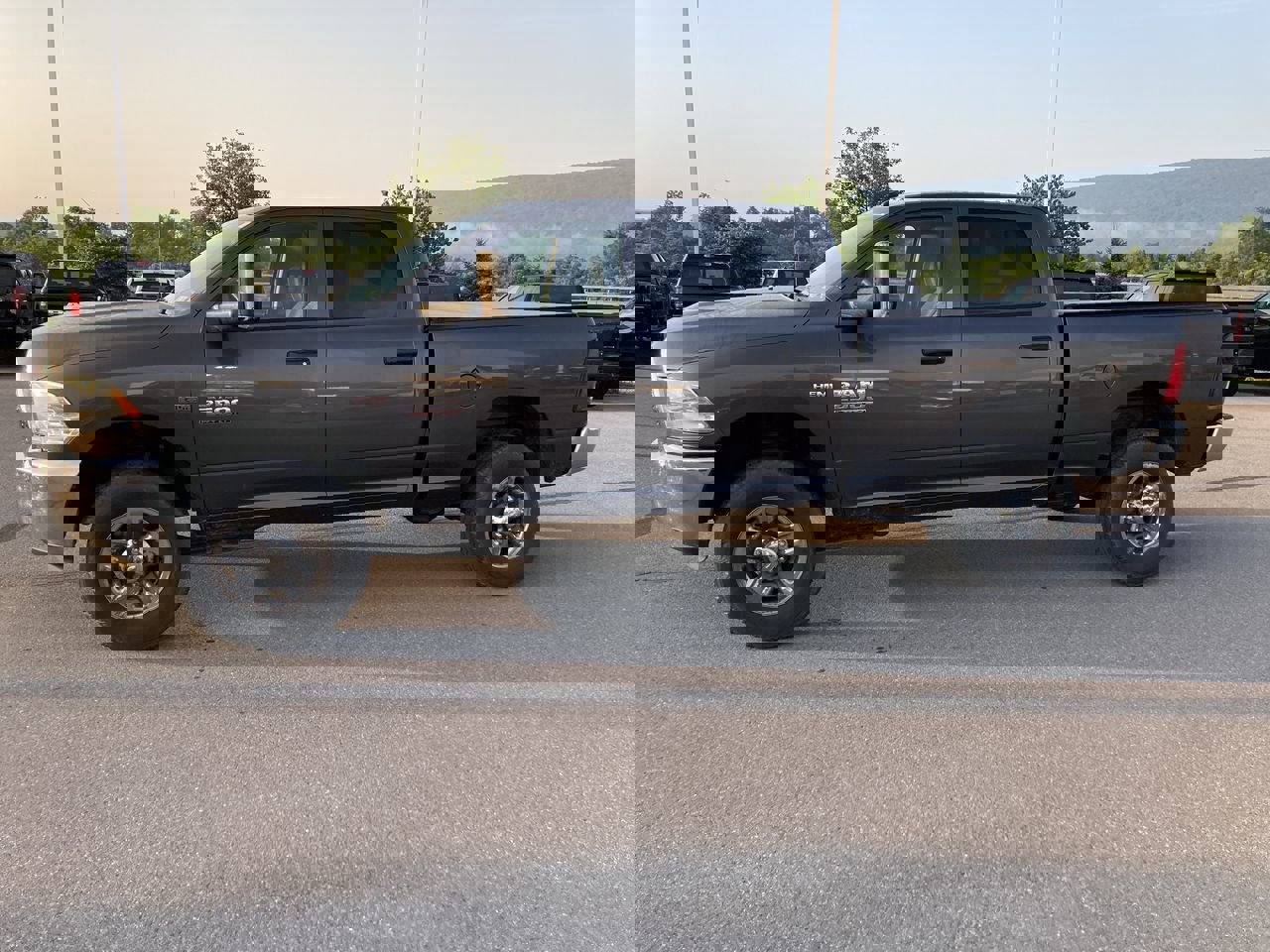 2017 Ram 2500 Tradesman photo 4