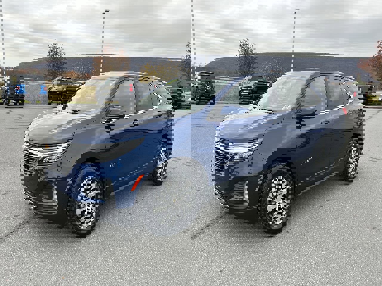 2022 Chevrolet Equinox LT photo 3