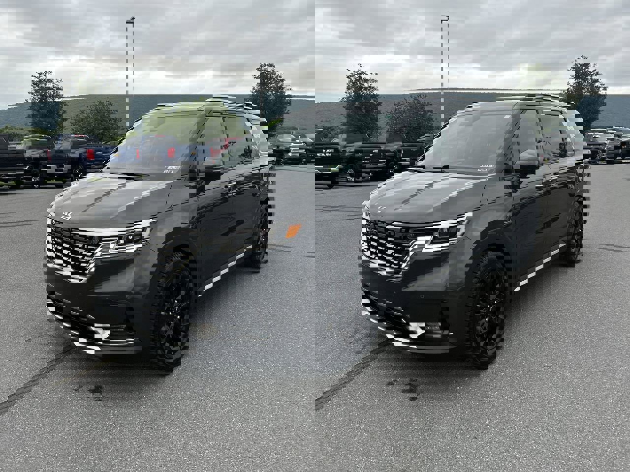 2024 Kia Carnival SX Prestige photo 2