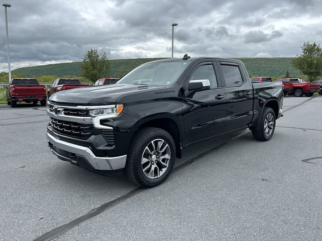 Used 2025 Chevrolet Silverado 1500 LT w/1LT Truck Crew Cab