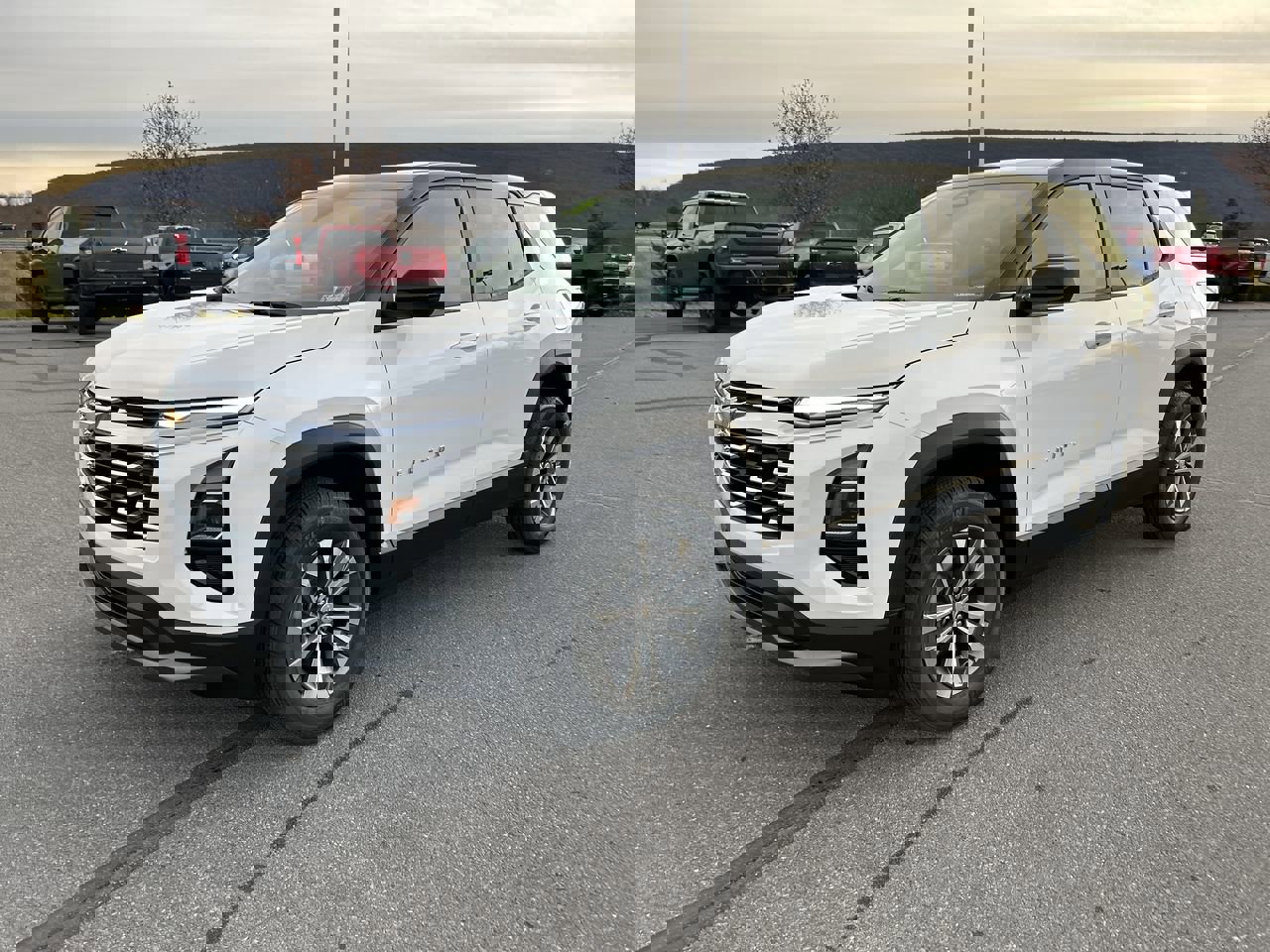 2026 Chevrolet Equinox LT photo 2