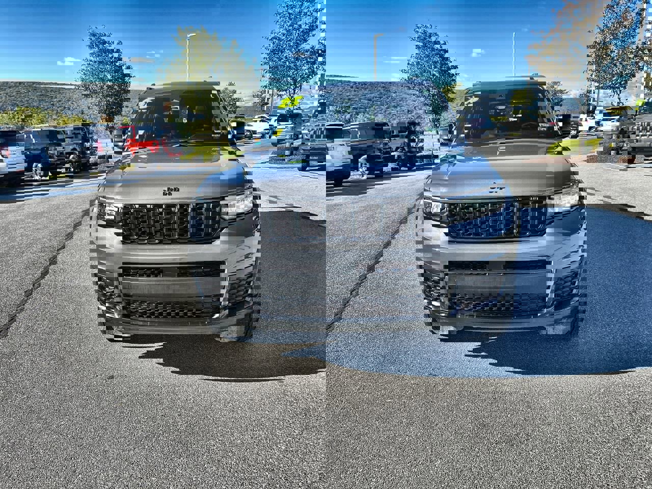 2025 Jeep Grand Cherokee Altitude X photo 2