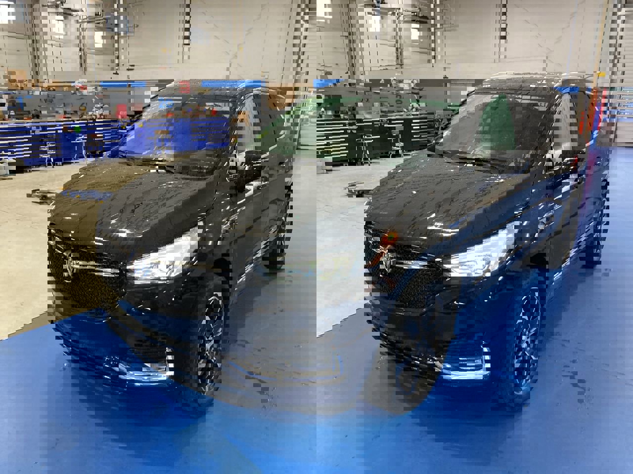 2021 Buick Enclave Essence photo 3