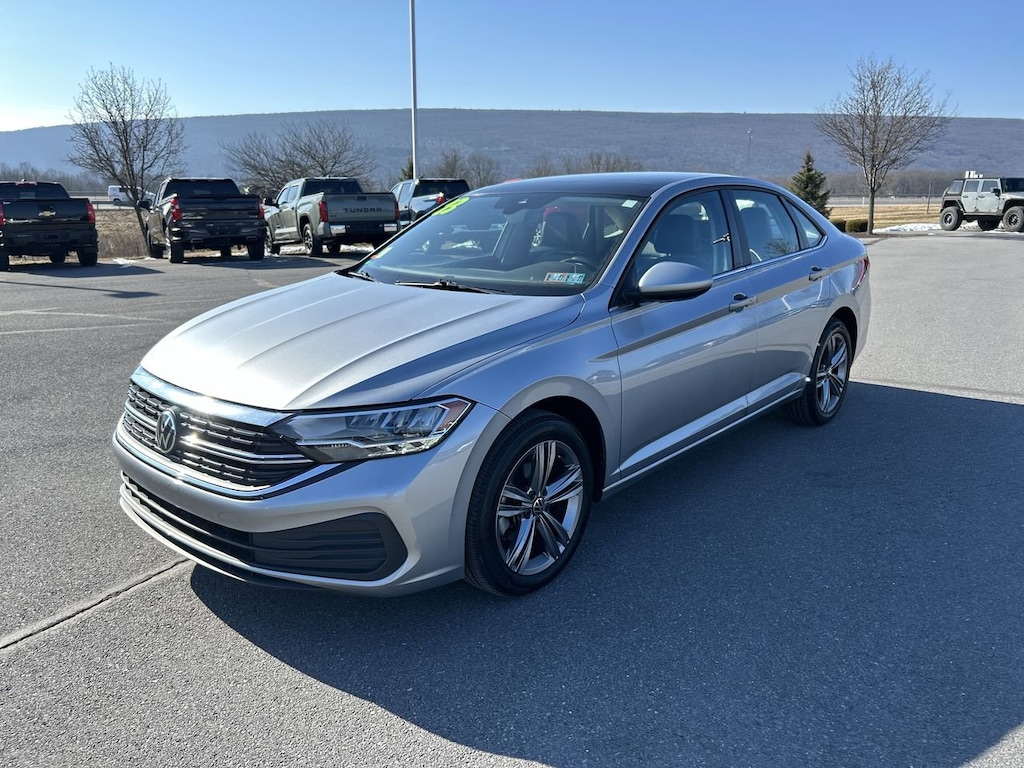 Used 2023 Volkswagen Jetta 1.5T SE Sedan