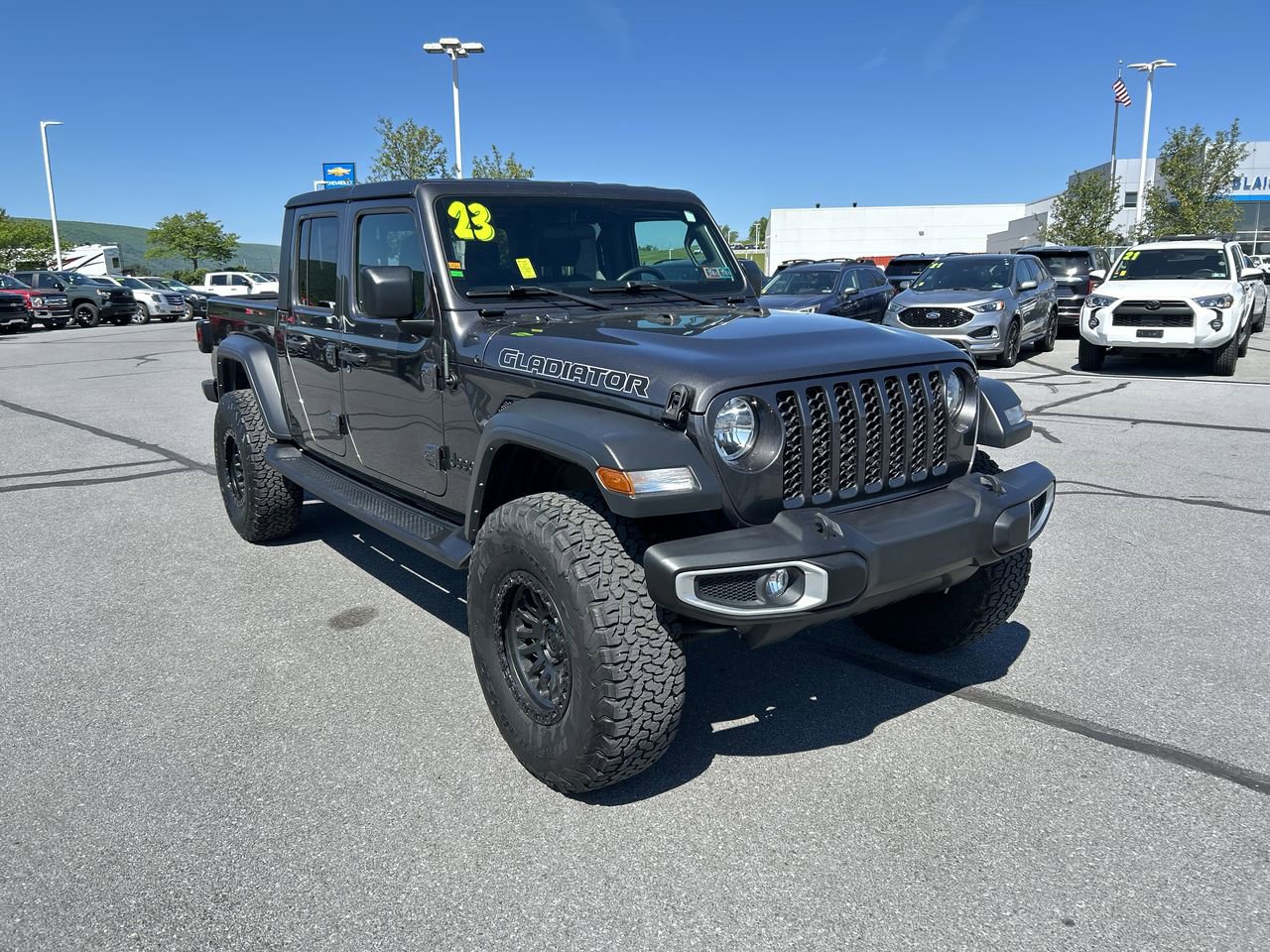 2023 Jeep Gladiator Sport S's photo
