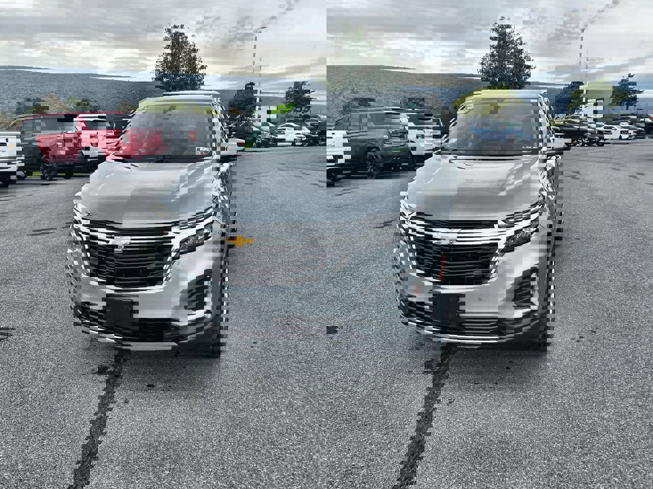 2023 Chevrolet Equinox LT photo 2