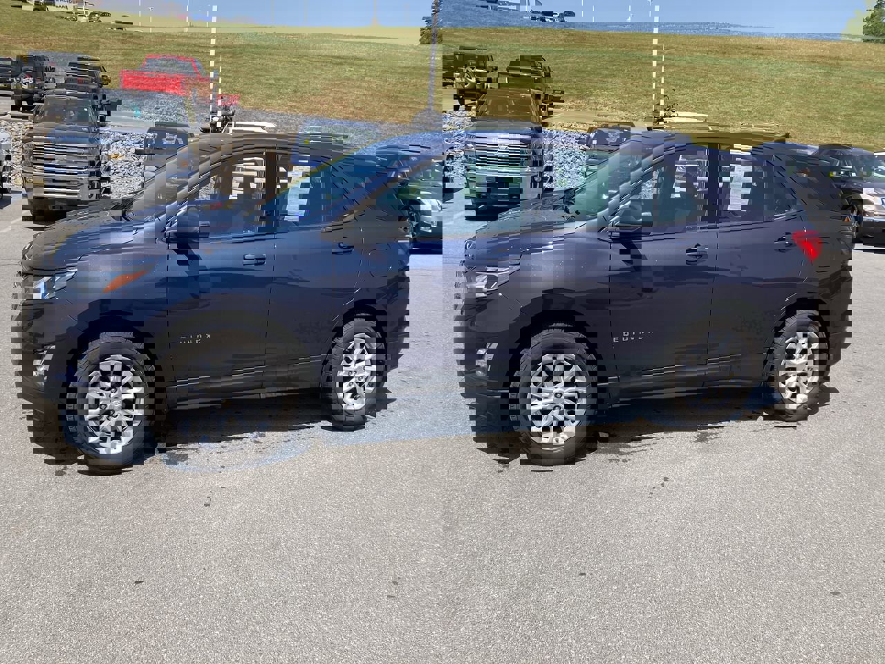 2018 Chevrolet Equinox LS photo 3