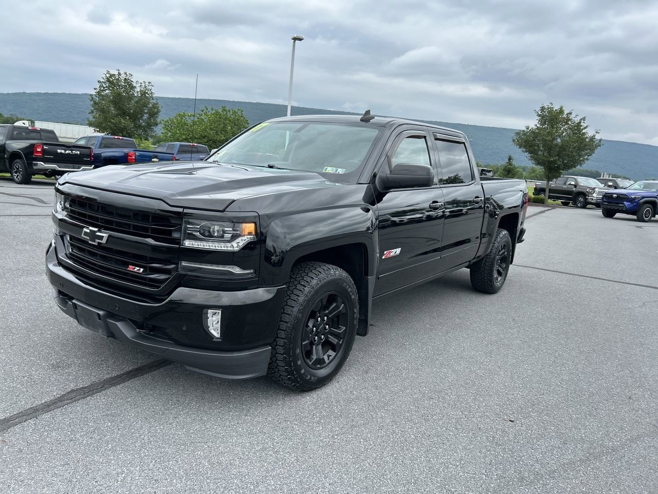 2017 Chevrolet Silverado 1500 LTZ photo 3