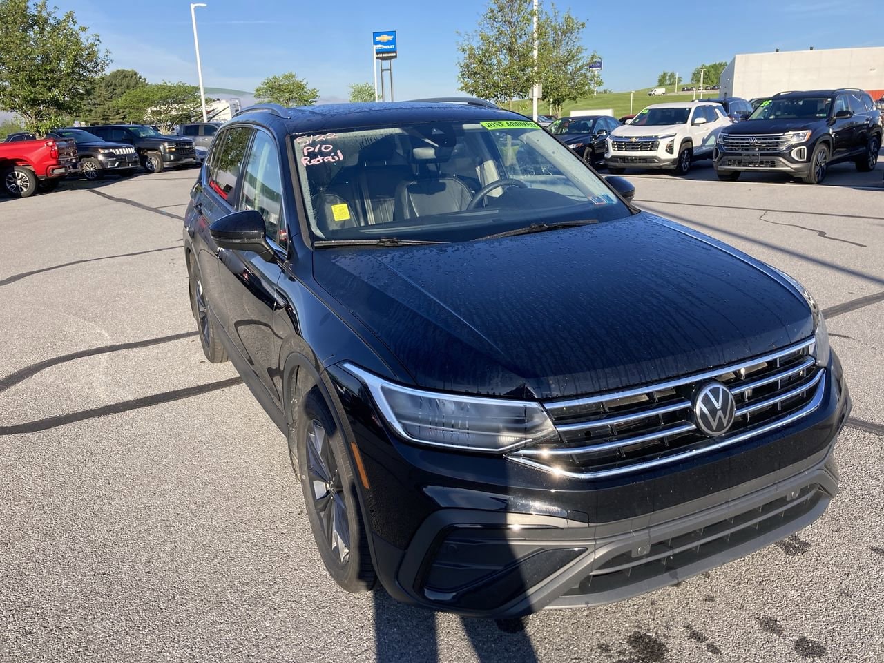 2024 Volkswagen Tiguan 2.0T SE 4Motion's photo