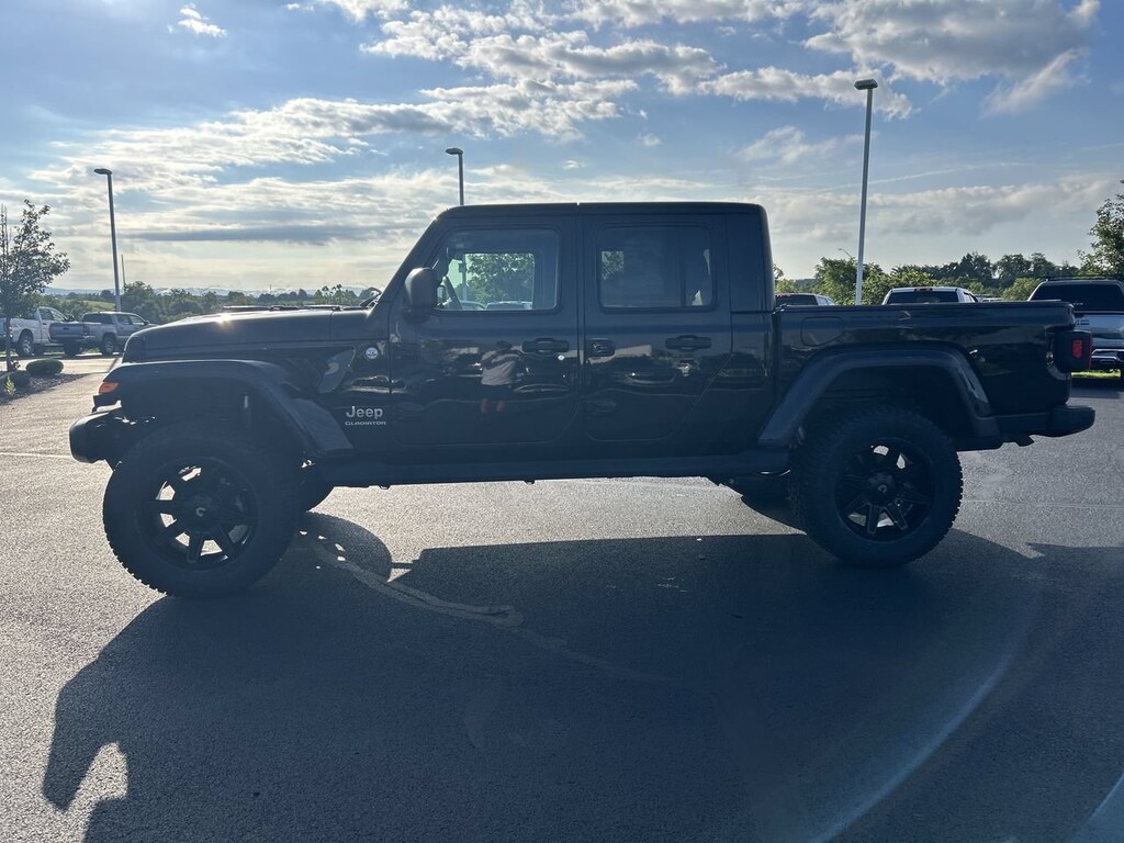 Used 2021 Jeep Gladiator Overland Truck Crew Cab