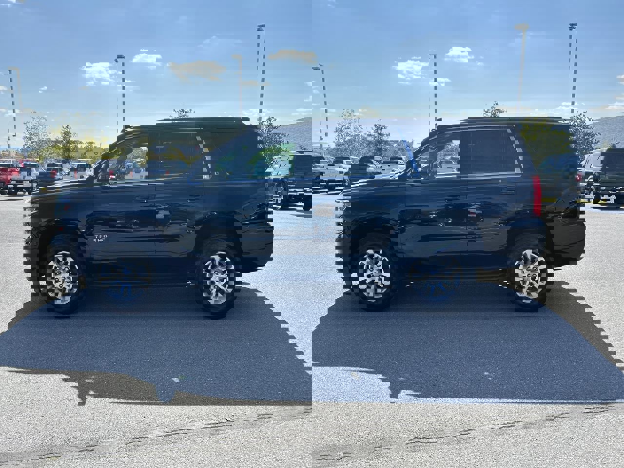 2019 Chevrolet Tahoe LT photo 4