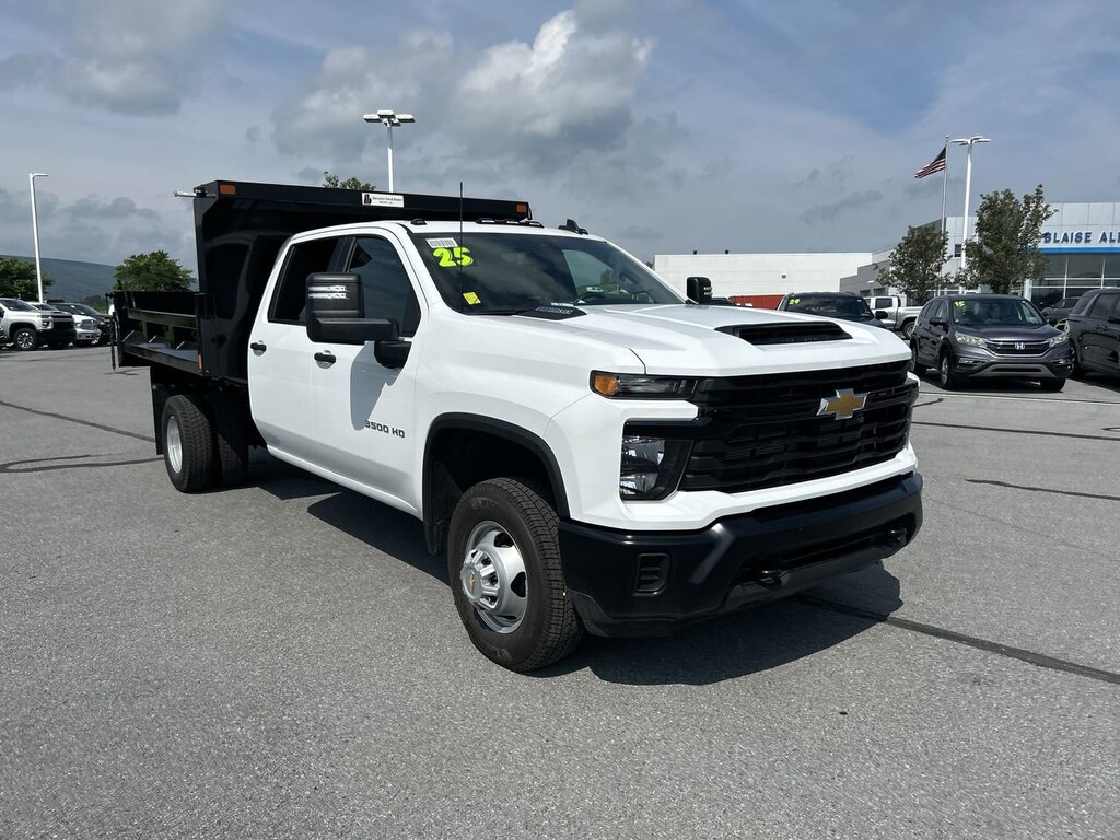 New 2025 Chevrolet Silverado 3500HD Chassis Work Truck Truck Crew Cab