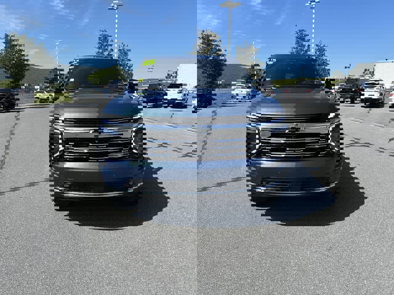 2025 Chevrolet Suburban Premier photo 2