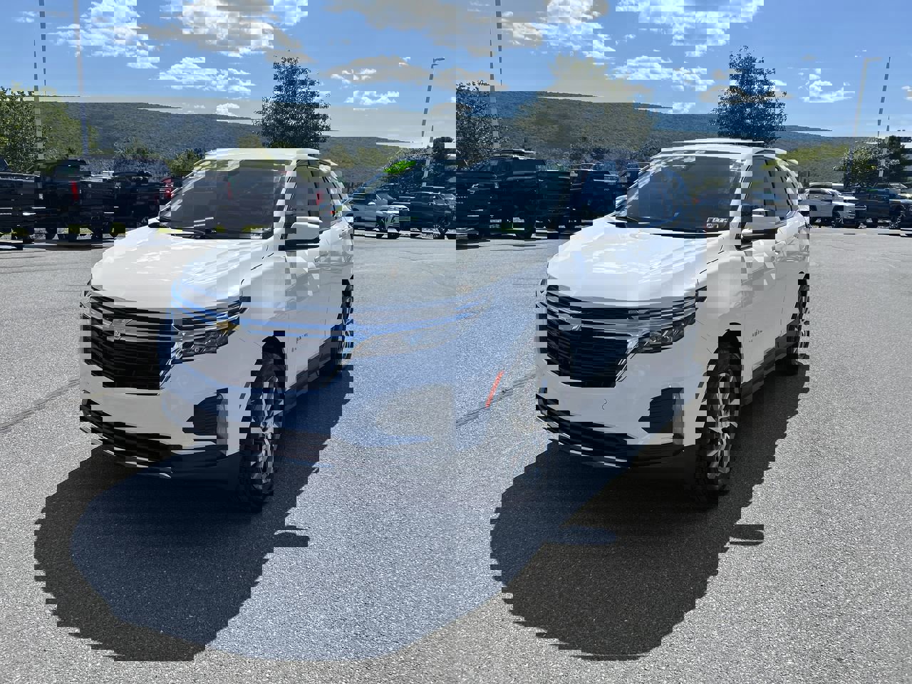 2023 Chevrolet Equinox LT photo 3