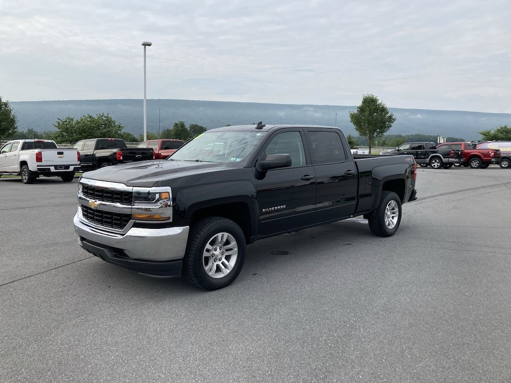 Used 2018 Chevrolet Silverado 1500 LT w/1LT Truck Crew Cab