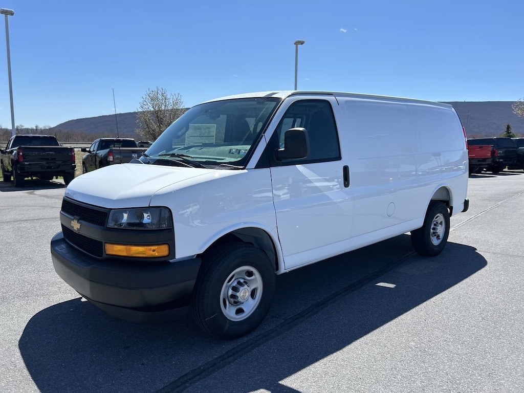 New 2026 Chevrolet Express 2500 1WT Van Cargo Van