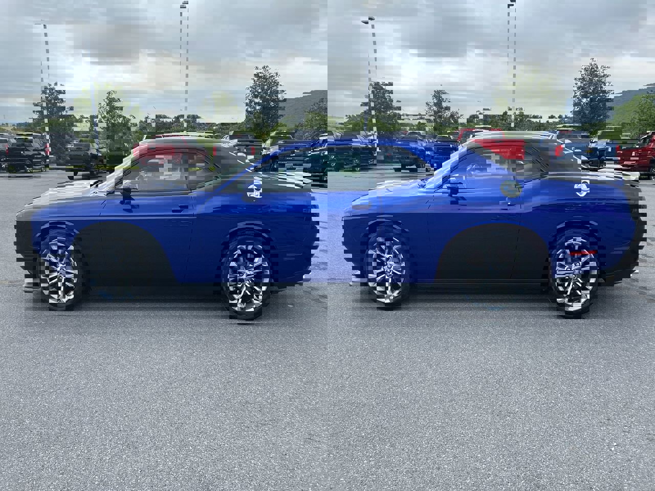 2022 Dodge Challenger R/T photo 4