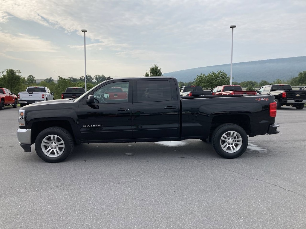 Used 2018 Chevrolet Silverado 1500 LT w/1LT Truck Crew Cab