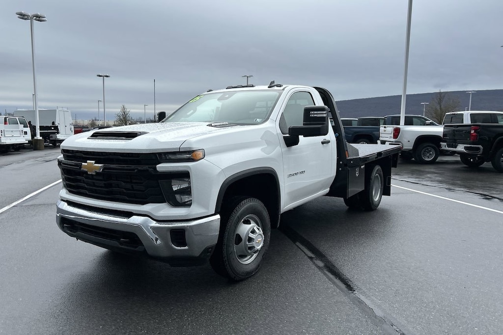 New 2025 Chevrolet Silverado 3500HD Chassis Work Truck Truck Regular Cab