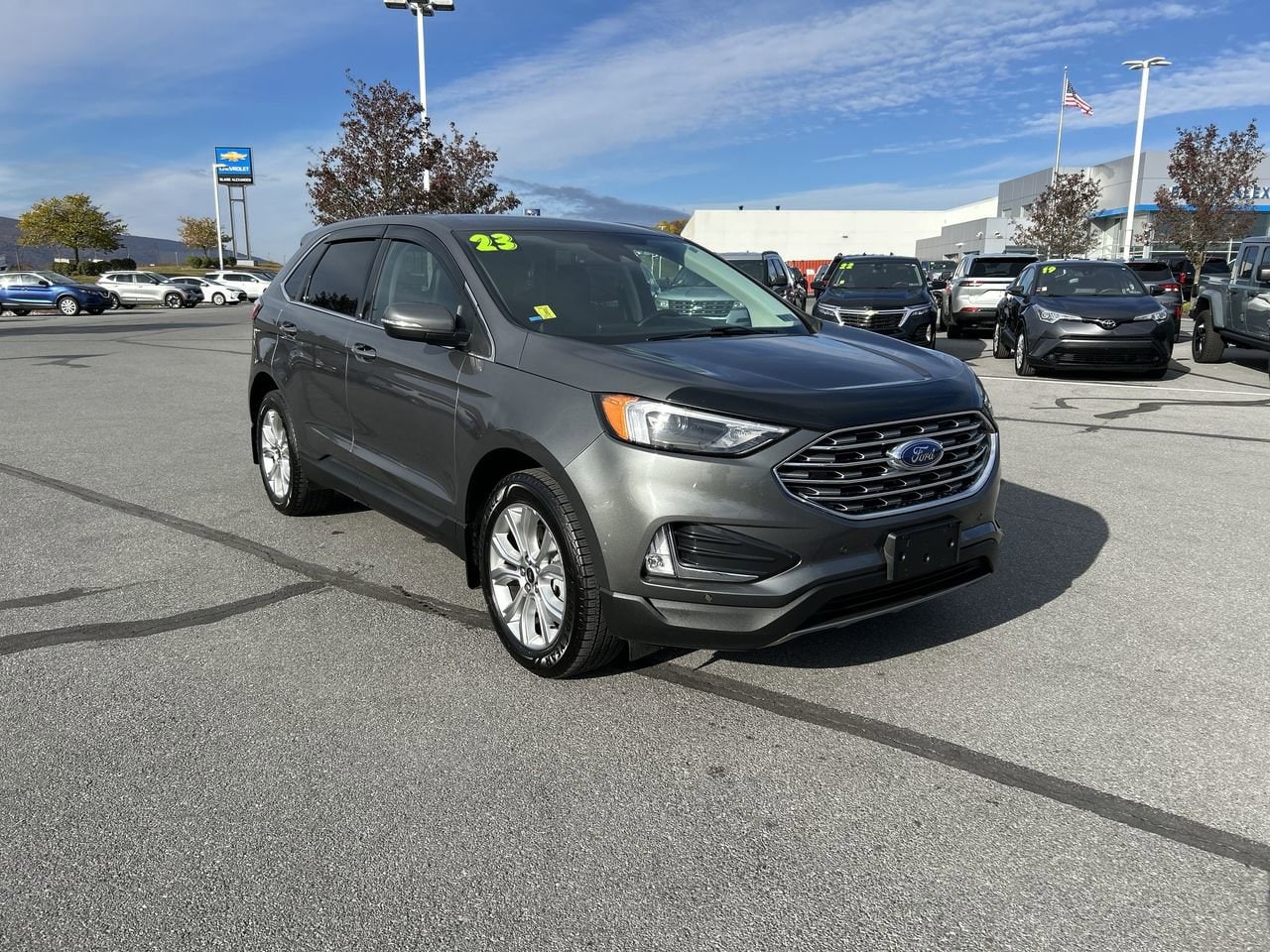 2023 Ford Edge Titanium's photo