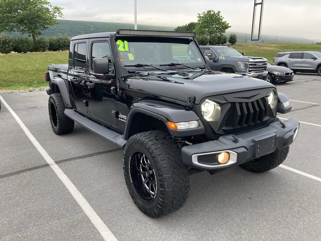 Used 2021 Jeep Gladiator Overland Truck Crew Cab