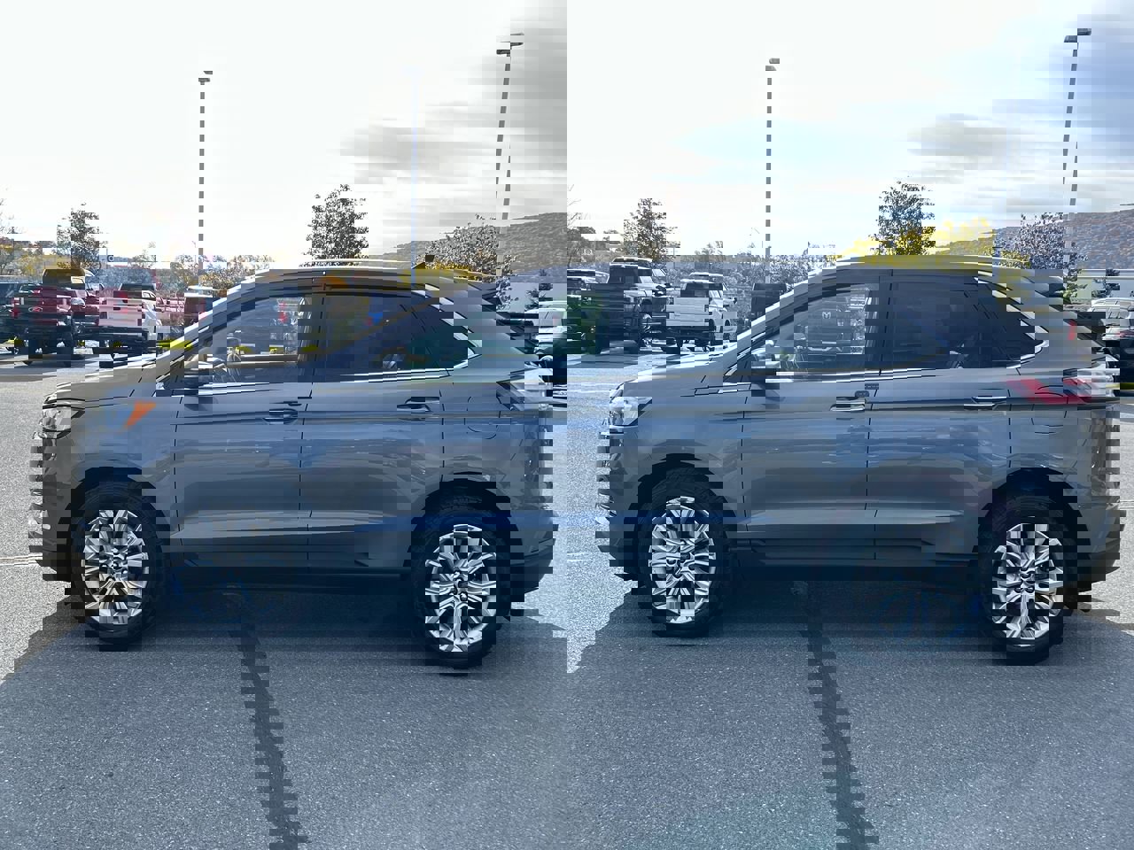 2023 Ford Edge Titanium photo 4