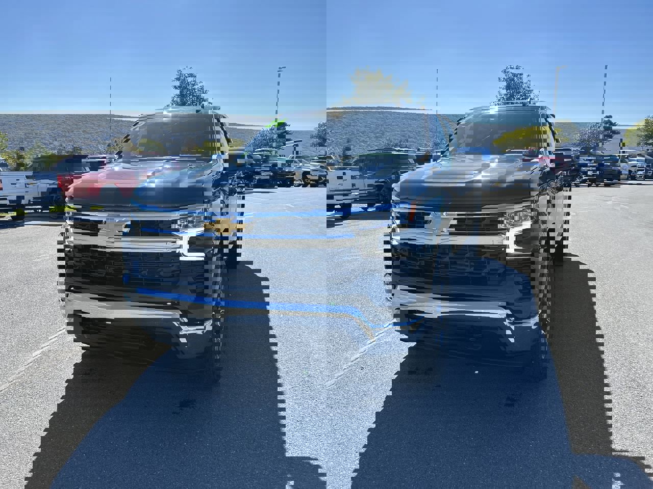 2026 Chevrolet Silverado 1500 LT photo 2