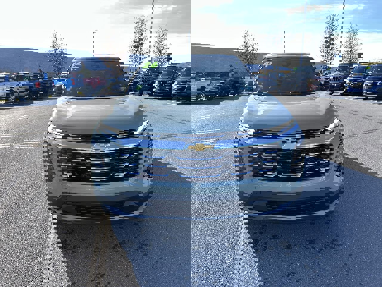 2026 Chevrolet Equinox LT photo 2