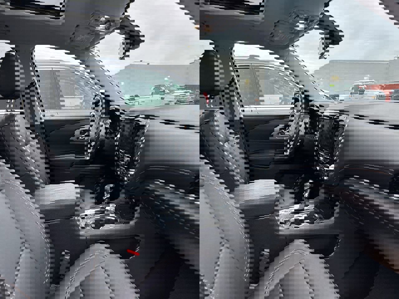 2021 Chevrolet Traverse Leather photo 4