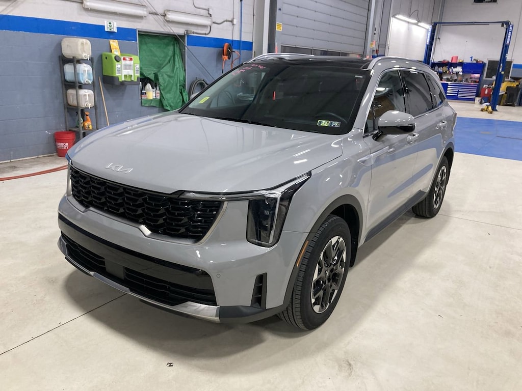 Used 2024 Kia Sorento S SUV