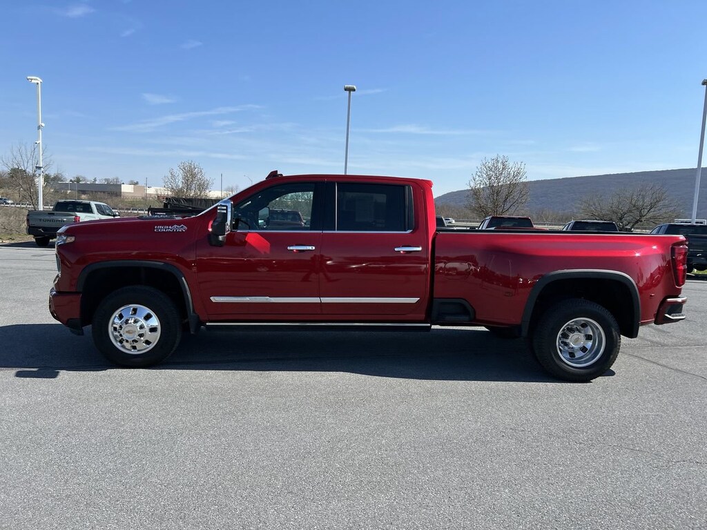 Used 2025 Chevrolet Silverado 3500 HD High Country Truck Crew Cab