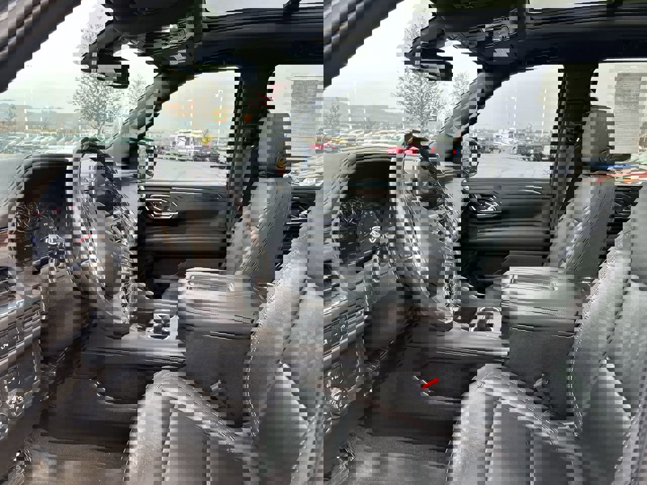 2021 Chevrolet Suburban LT photo 3