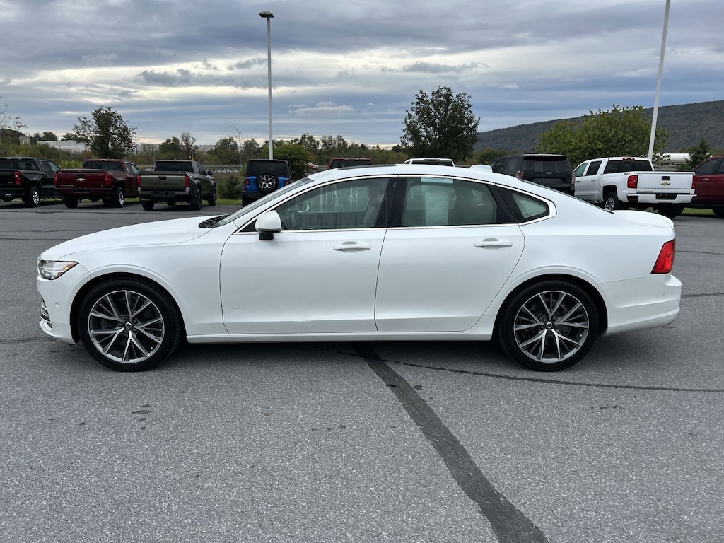 Used 2017 Volvo S90 T6 AWD Momentum Sedan