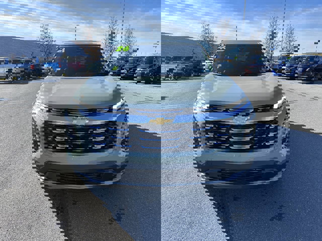 2026 Chevrolet Equinox LT photo 2