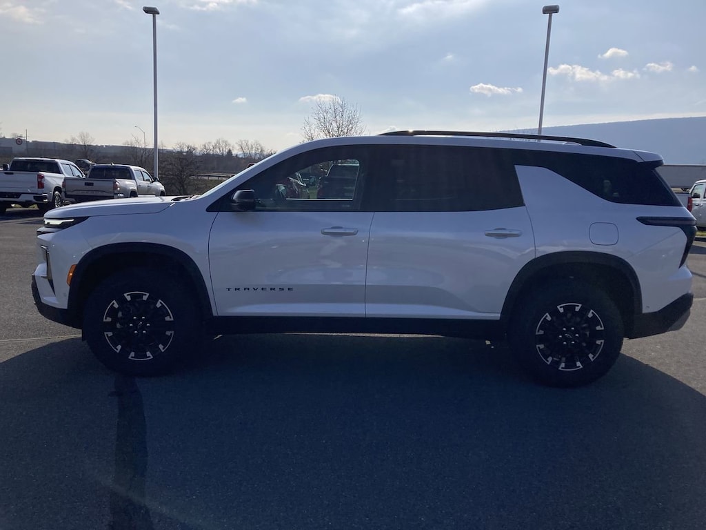 Used 2025 Chevrolet Traverse Z71 SUV