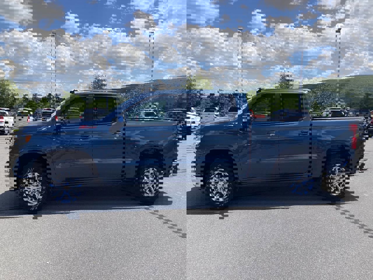 2024 Chevrolet Silverado 1500 LT photo 4