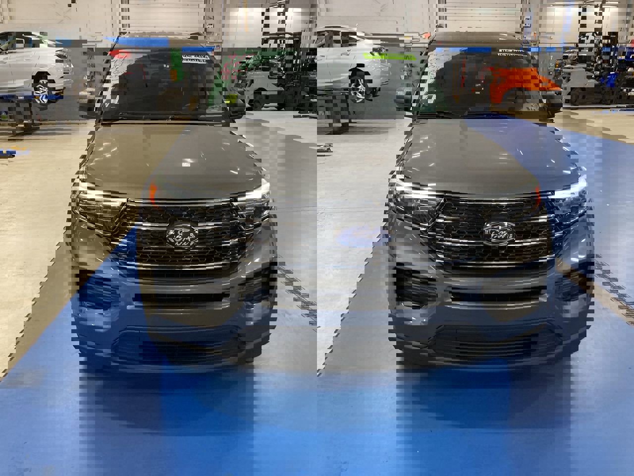 2023 Ford Explorer XLT photo 2