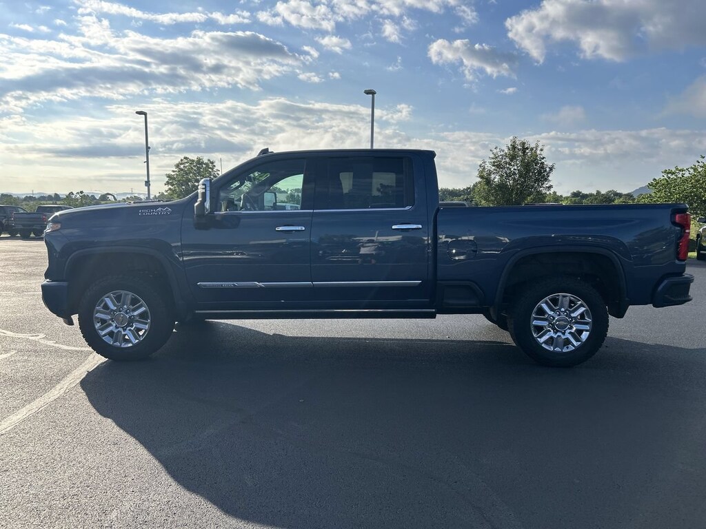 Used 2025 Chevrolet Silverado 2500 HD High Country Truck Crew Cab