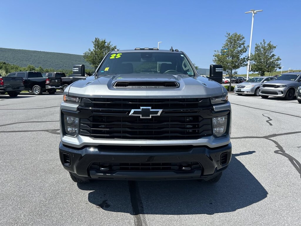 Used 2025 Chevrolet Silverado 2500 HD Custom Truck Crew Cab