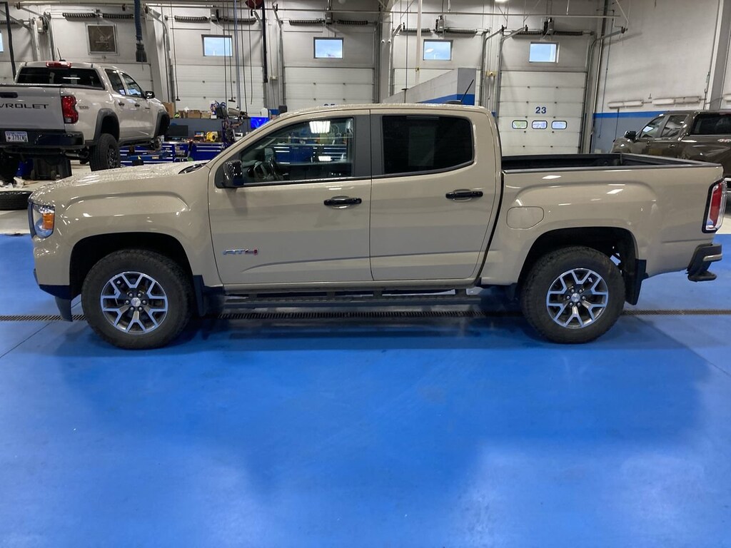 Used 2022 GMC Canyon AT4 w/Leather Truck Crew Cab