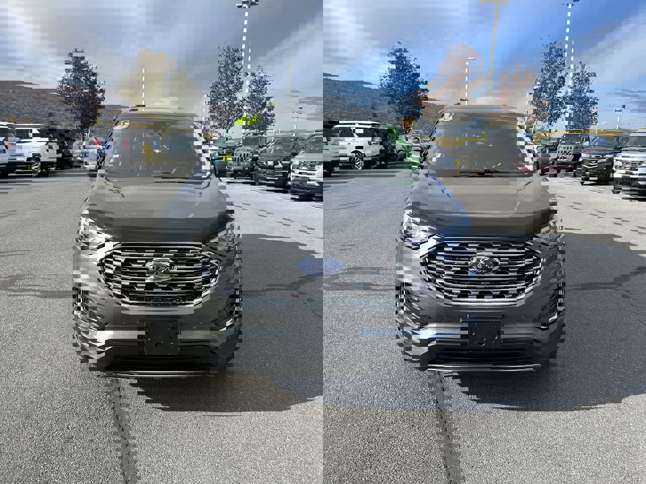 2023 Ford Edge Titanium photo 2