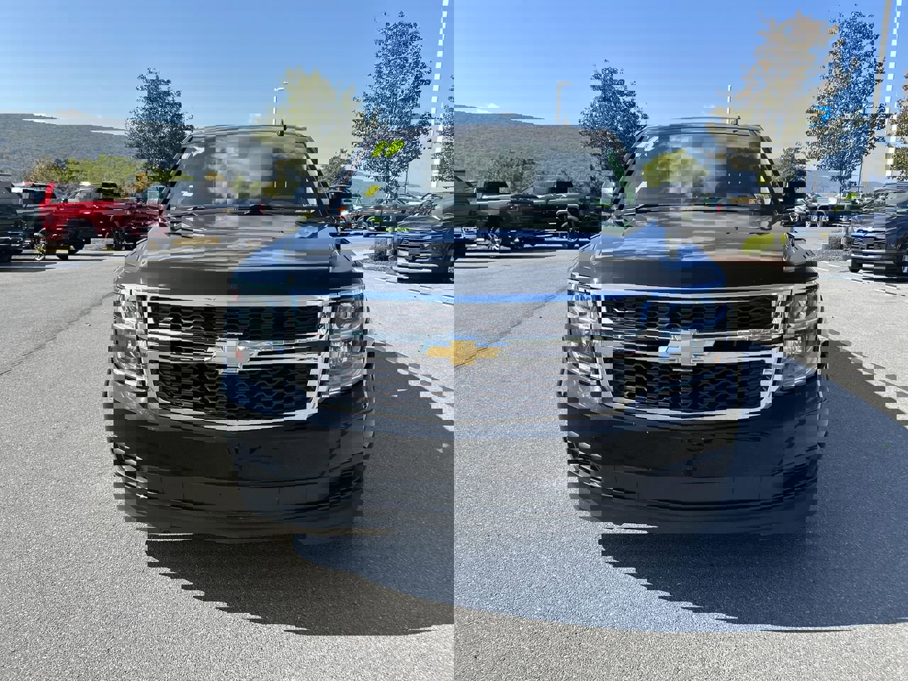 2019 Chevrolet Tahoe LT photo 2