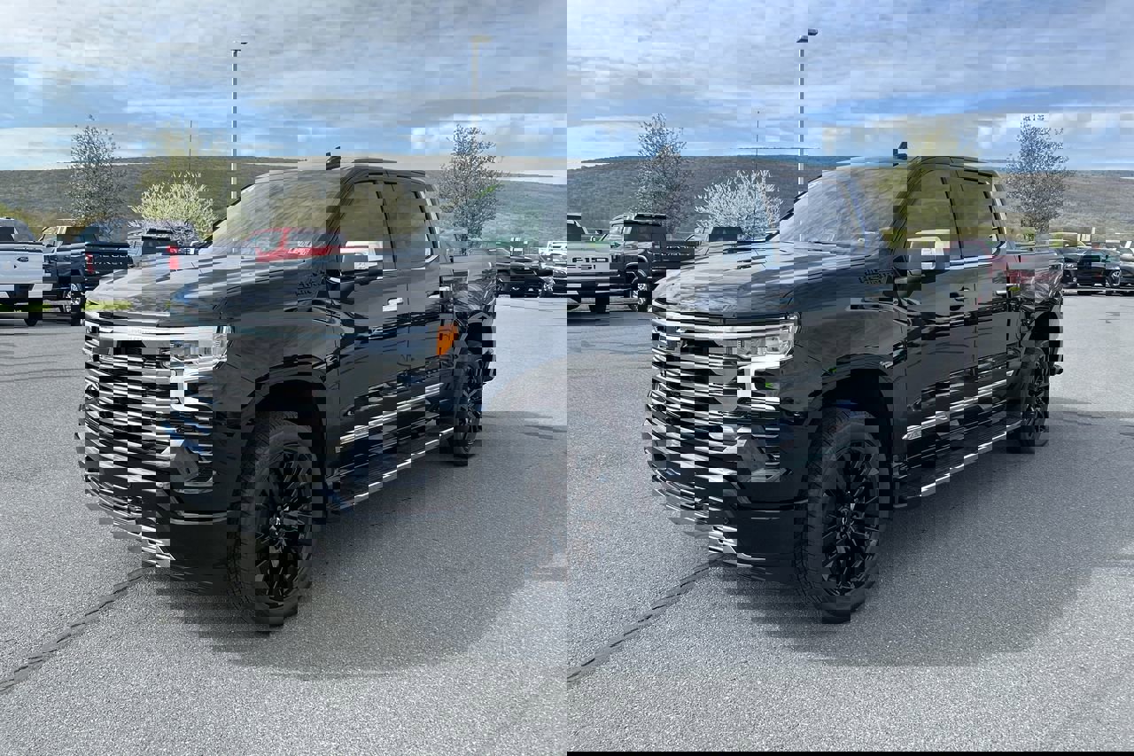 2025 Chevrolet Silverado 1500 High Country photo 2