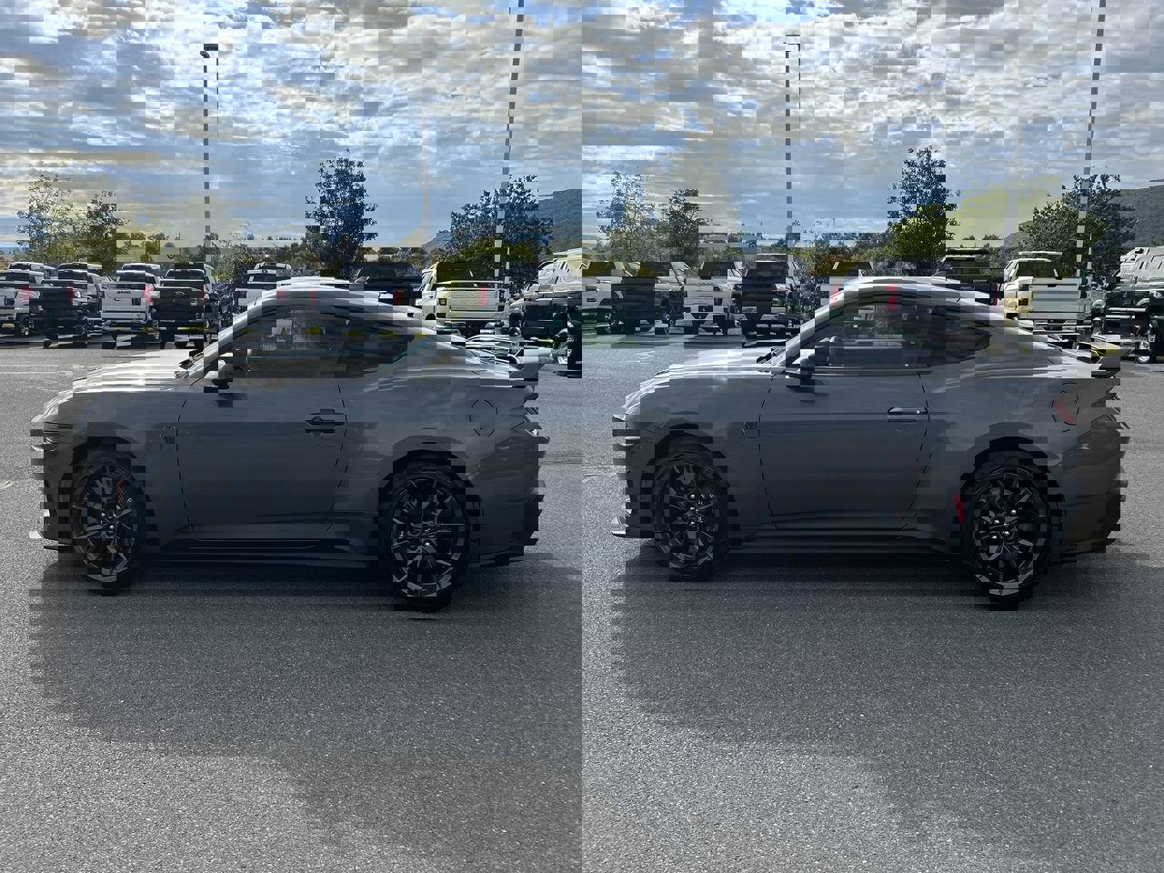2024 Ford Mustang Dark Horse photo 2