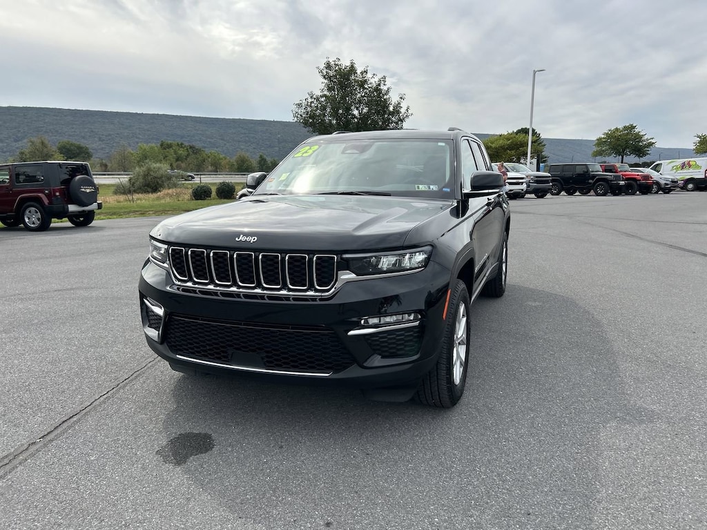 Used 2023 Jeep Grand Cherokee Limited SUV