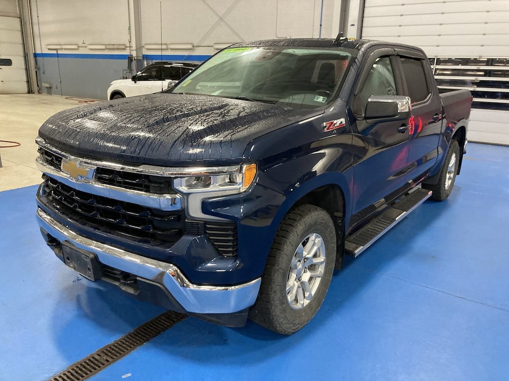 Used 2022 Chevrolet Silverado 1500 LT w/1LT Truck Crew Cab