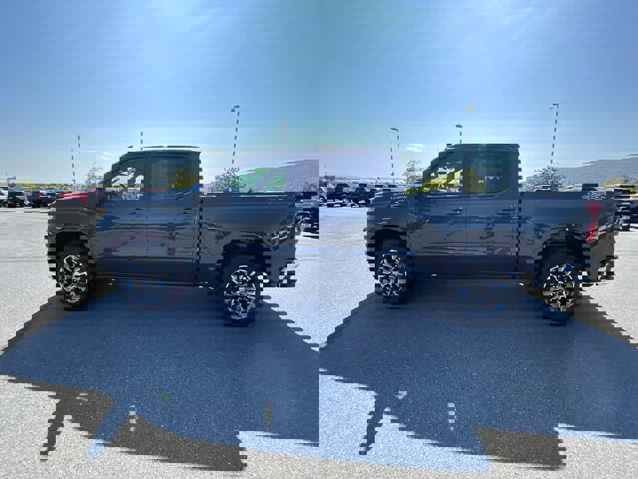 2026 Chevrolet Silverado 1500 LT photo 4