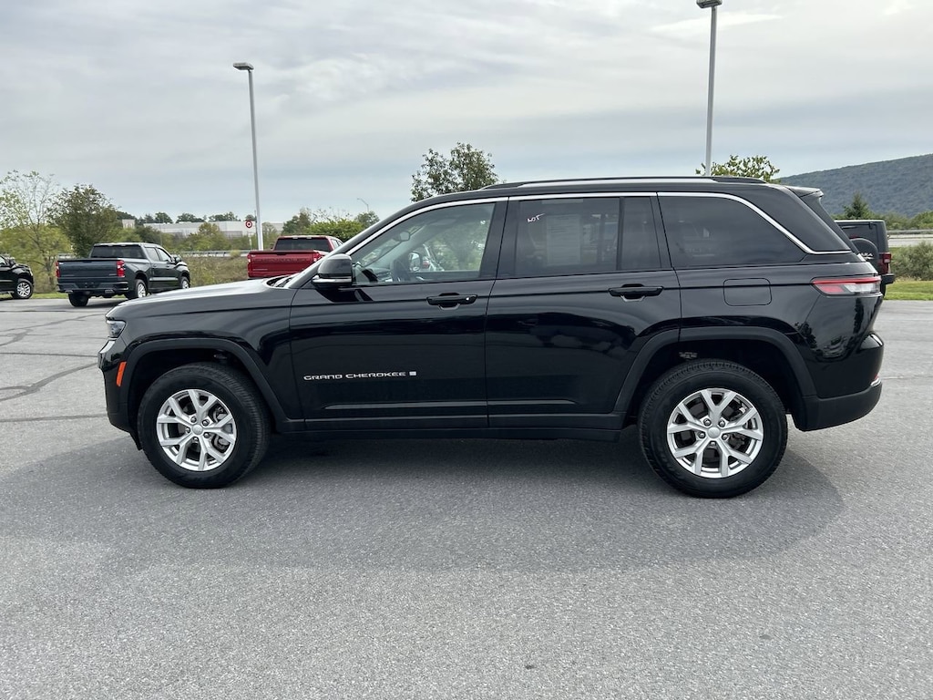 Used 2023 Jeep Grand Cherokee Limited SUV