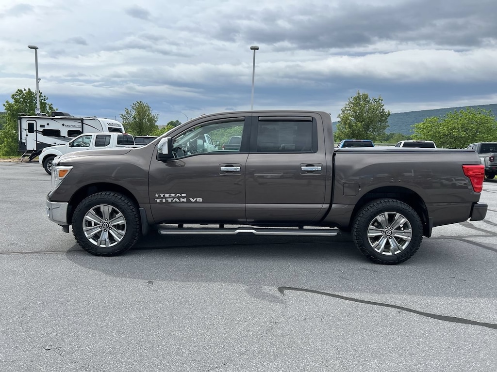 Used 2018 Nissan Titan SL Truck Crew Cab